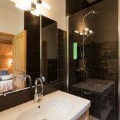 Chalet L'Erines smart shower rooms.